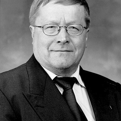 in memoriam: Esko Matti Alhava  15.3.1941–23.9.2016