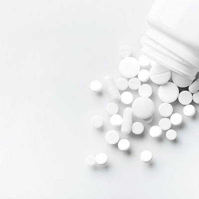 The reasons for prescribing unnecessarily broad-spectrum antibiotics for pneumonia