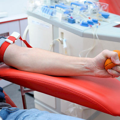 Veripalvelu aloittaa hepatiitti E -viruksen testaamisen verenluovuttajista
