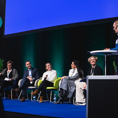 Terveydenhuoltoa vaivaa kallis työnjako – lääkärit tekevät yhä enemmän sihteerin töitä