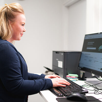 Yli 30 tietojärjestelmästä yhteen