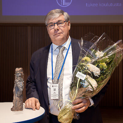 Arkkiatrin Pikkutikka-palkinto Asko Järviselle