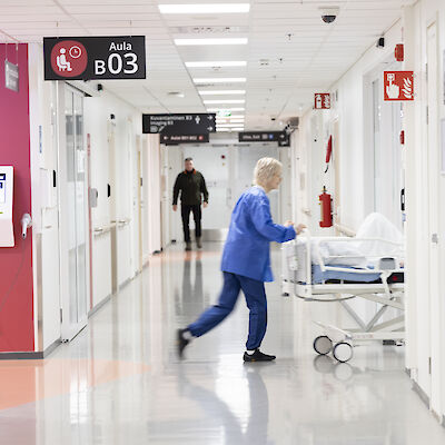 Mikä on lääkärin vastuu ja vapautuuko sairaanhoitajan aikaa?