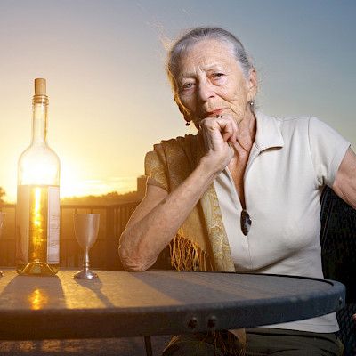 Ikäihmisten alkoholinkäytön riskit, tunnistaminen ja hoito