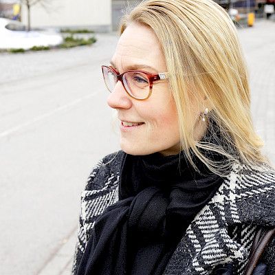 Hän neuvottelee palkkasi