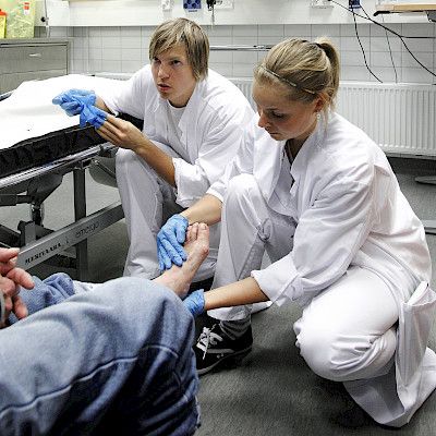 Physicians’ views of their undergraduate medical education – changes in 25 years