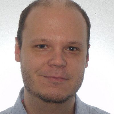 Perinnöllinen psykoosiriski heikentää oletushermoverkon toimintaa