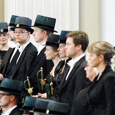 Helsingin lääketieteellisessä tiedekunnassa promovoitiin kunniatohtoreita