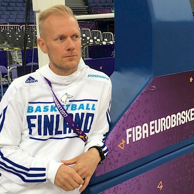 Susijengin lääkäri tasapainottelee riskien kanssa