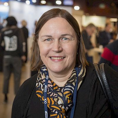 Mikä sotessa ihastuttaa ja vihastuttaa?