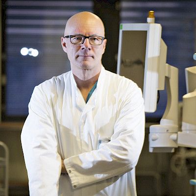 Tuokaa viskiä, lääkäri on ihan rikki!