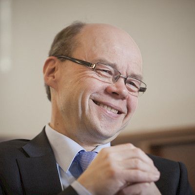 Tasavallan presidentti myönsi arvonimiä