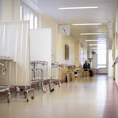 Professori: Sote lisää Mehiläisen ja Siikalatvan tapaisia järjestelyjä