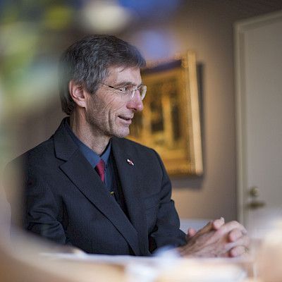 Kilpajuoksu ydinaseita vastaan