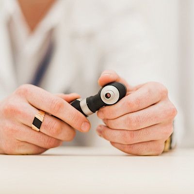 TAYS:n korva-, nenä- ja kurkkulääkärit jalkautuivat terveysasemille
