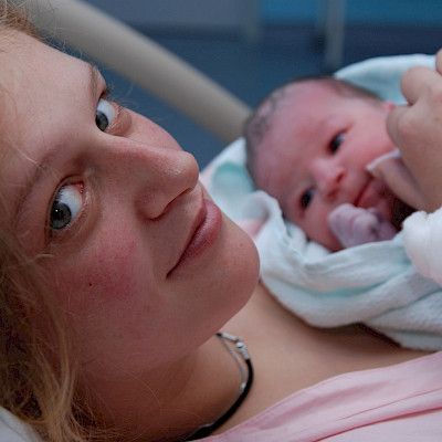 Oksitosiini tehostaa kasvojen havaitsemisen aivovasteita pienten lasten äideillä