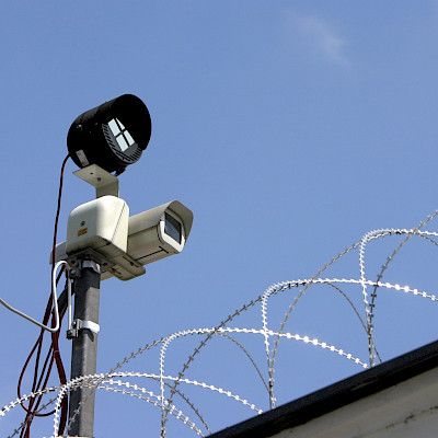 Neurokognitiivisten häiriöiden esiintyvyys miesvangeilla yleisväestöä suurempaa