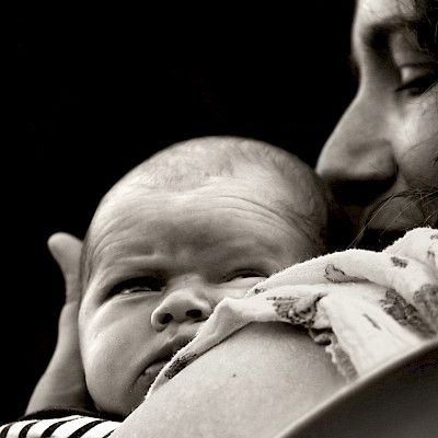 Loppuraskauden oksitosiini voi vaikuttaa äidin ja lapsen vuorovaikutussuhteeseen