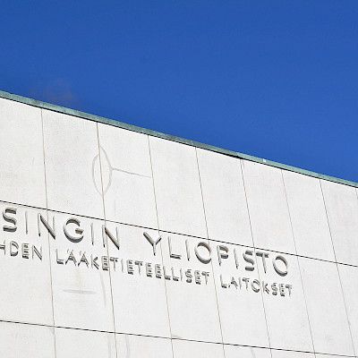 Yli puolet aloituspaikoista varataan koulunpenkiltä tuleville