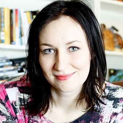 Työelämä­professoriksi valittu Tiina Raevaara yleistajuistaa tiedettä