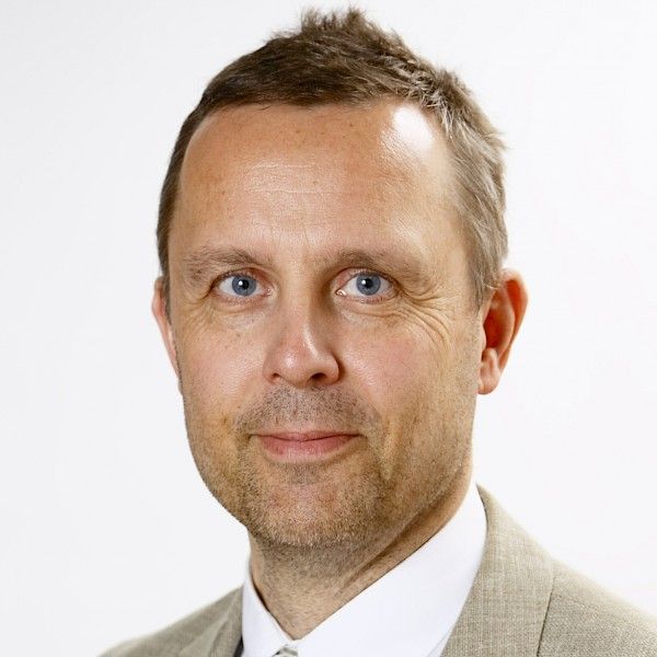 Peruutetaan edes vähän
