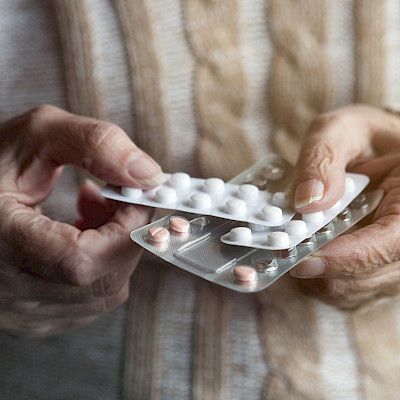 Iäkkäät käyttävät aiempaa vähemmän vältettäväksi suositeltuja lääkkeitä