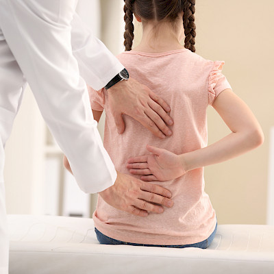 Lapsen selkäkivun tavallisin syy on toistuva rasitus