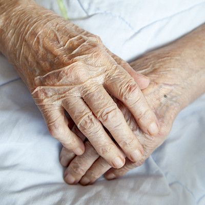 Perusterveydenhuollon sairaaloissa painottuu vanhusten akuuttihoito