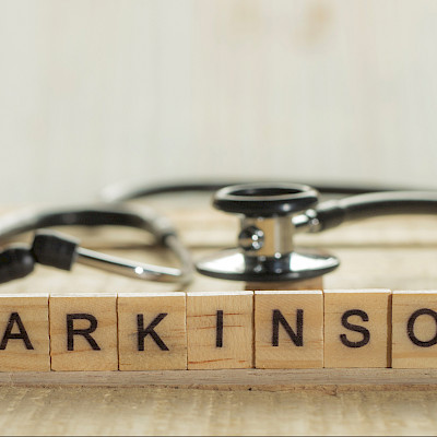 Parkinsonin tautia sairastavien miesten elinajanennuste on parantunut naisia enemmän