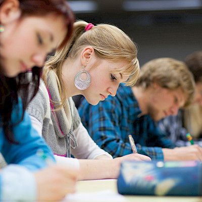 Medisiinarit, NLY ja Lääkäriliitto:  Opetuksen rajoitustoimia pitää kohdentaa