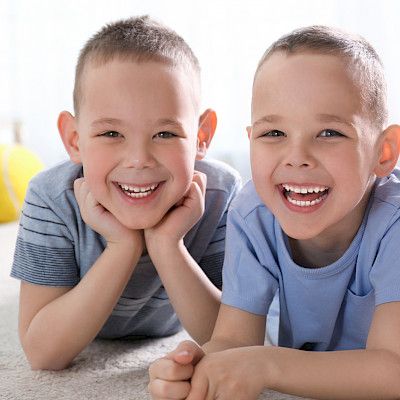 Identtiset kaksosetko identtisiä?