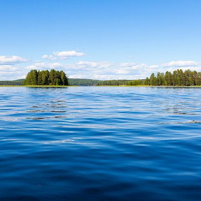 Health risks related to lake water in Finland