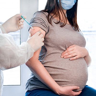 THL lisäsi raskaana olevat vakavan koronan riskiryhmiin