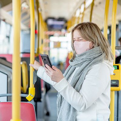 Maskisuositus on edelleen tarpeen joukkoliikenteessä