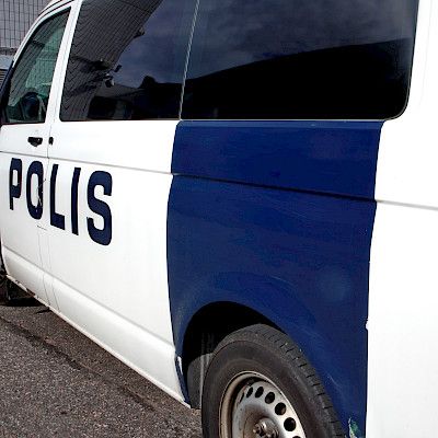 Poliisi palkitsi työterveyslääkäri Saija Hyvösen