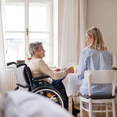 Suositus neljännestä koronarokotteesta laajenee kotihoitoon