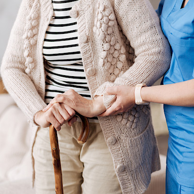 Enemmän tukea palliatiiviseen hoitoon vanhuspalveluissa