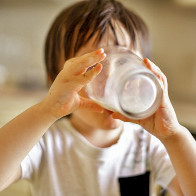 Mitäpä jos lapsen limpparin korvaisi maidolla?