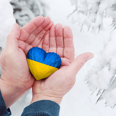 Oys lahjoittaa tarvikkeita Ukrainaan