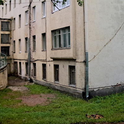 Sotarikos sidontapaikalla