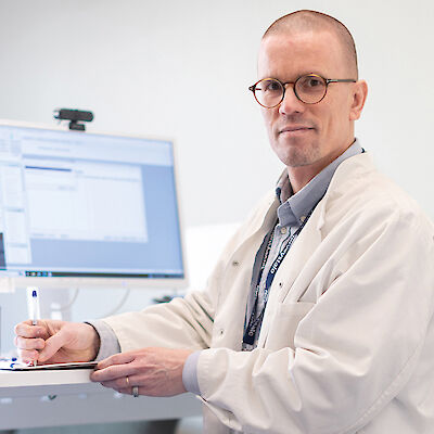 Ylilääkäri Tuomo Oikarainen: tekevätkö diagnooseja vuonna 2035 lääkärit vai tekoäly?