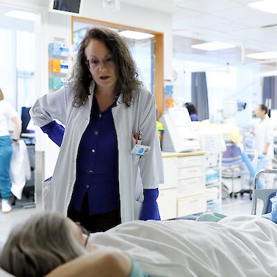 Nefrologi nauttii potilastyöstä ja harvinaisista diagnooseista