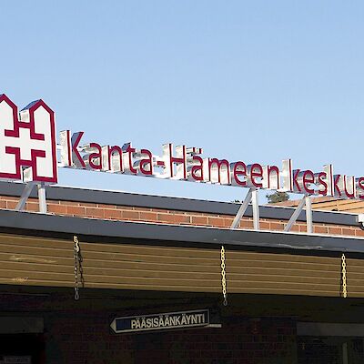 Kanta-Häme vähentää johto-, hallinto- ja asiantuntijahenkilöstöään