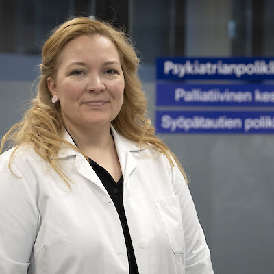 Vuoden syöpälääkäri on Minna Jääskeläinen Lapin keskussairaalasta