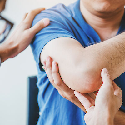 Yksityislääkärikäyntien Kela-korvaukset pienenevät 8 euroon