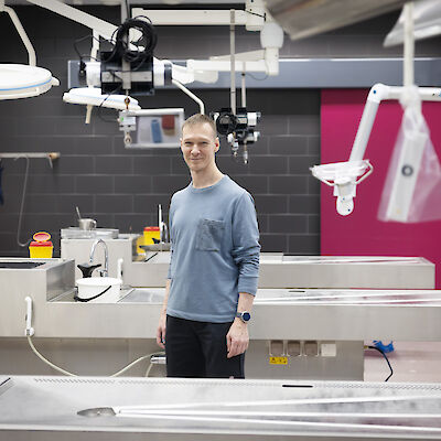 Oikeuslääkäri etsii totuutta