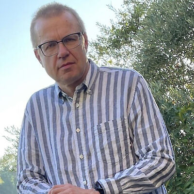 Kirje nuorelle itselleni<br />Melkein satametrinen uraputki