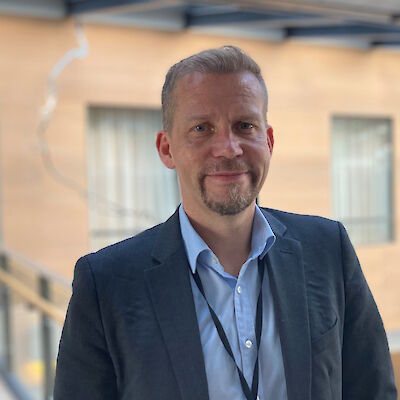 Terveystaloustieteen professori: Nopeat säästöt eivät ratkaise ongelmaa