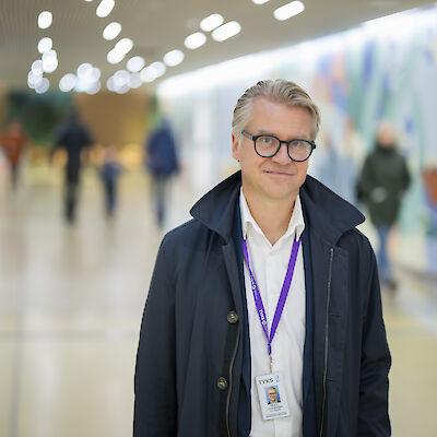Ylilääkäri: On erittäin kallista pitää sairaala pystyssä muutaman sadan synnytyksen takia