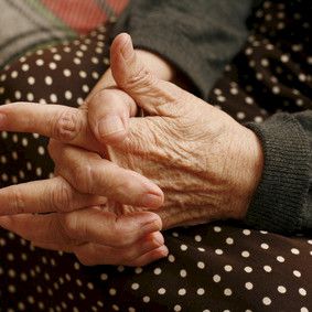 Muistihäiriöt eivät ole Alzheimerin taudin ensimmäinen oire
